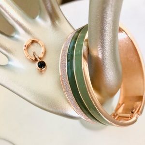 Vintage Microscopic Love Pendant & Glitter Bracelet